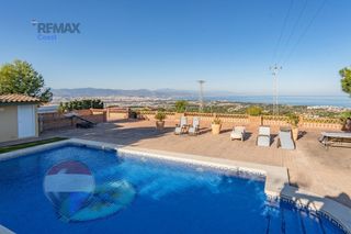 Chalet  Polígono 52 paraje 1044 las viñas. Villa independiente con vistas a la bahía de málaga, piscina pri