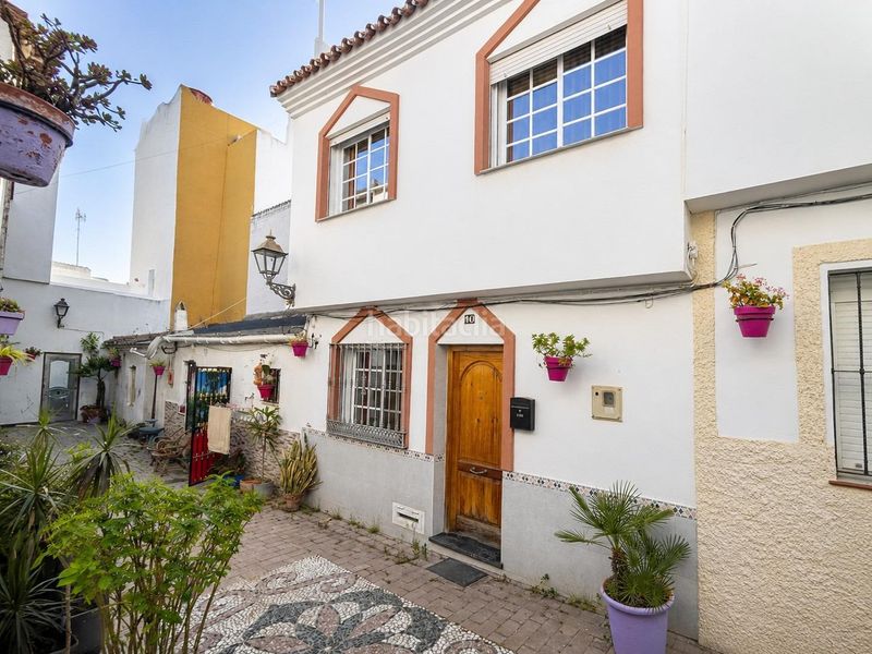 Foto e597cb02-e73a-4b06-92f8-1c0da2d23ebe. Casa adossada a Centro Estepona