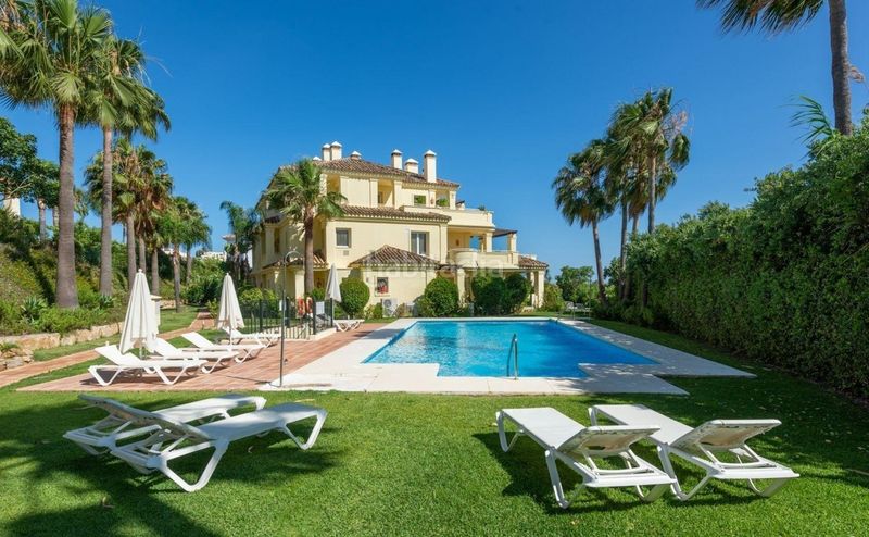 Foto 7505f2f8-24ca-45ac-bad7-8fa822fde0f3. Apartament amb calefacció aparcament piscina a Casares golf - Casares del sol Casares