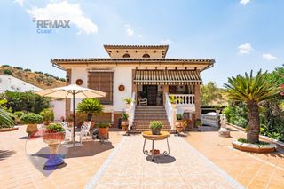 House  Calle real. Gran casa andaluza con piscina, 11 habitaciones y amplias estanc