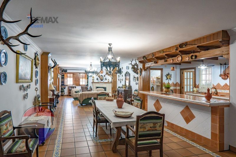 Foto 4901c838-4ca0-4825-99b5-04a1043c5d46. Casa gran casa andaluza con piscina, 11 habitaciones y amplias estancias . en Cuevas Bajas