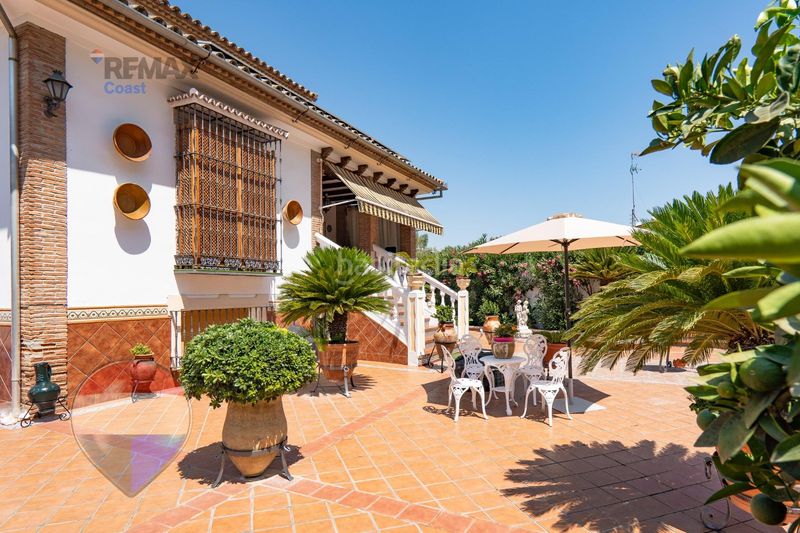 Foto 6b1ad9e6-f9a6-495e-8197-fd643536dab4. Casa gran casa andaluza con piscina, 11 habitaciones y amplias estancias . en Cuevas Bajas