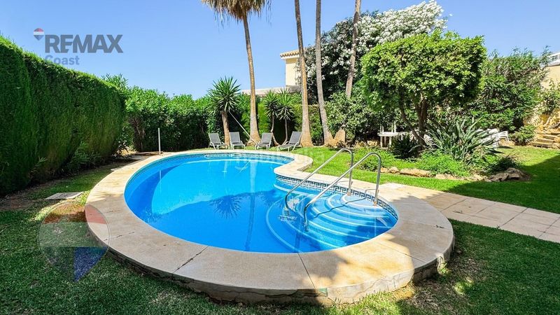 Foto 2dde72b3-02cc-419b-ad67-50d45a5ba0ab. Casa amb aparcament piscina a Riviera del Sol Mijas