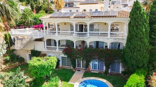 Haus  Callizo centauro de riviera. Villa independiente con vistas al mar y gran potencial de rentab