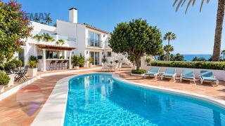Xalet  Calle de pablo casals. Villa con excelente vista al mar, gran privacidad, piscina y par