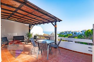 Apartment  Garces. Espectacular terraza en esquina y vistas al mar en la zenaida  r