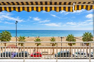 Piso  Paseo maritimo rey de espa�a. Vivir frente al mar en fuengirola
