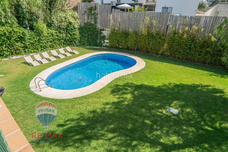 Foto 743dfbdb-6c59-4666-9979-206716d263e6. Xalet amb calefacció aparcament piscina a Limonar Málaga