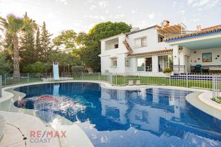 Xalet  Urbanizacion retama-ur el mirador. Chalet en marbella