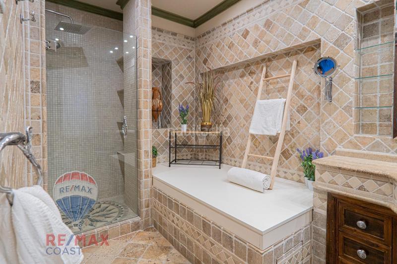 Foto 33cb4902-73f8-4a04-ba04-83a8bf1f48eb. House with heating in Puerto Deportivo Fuengirola