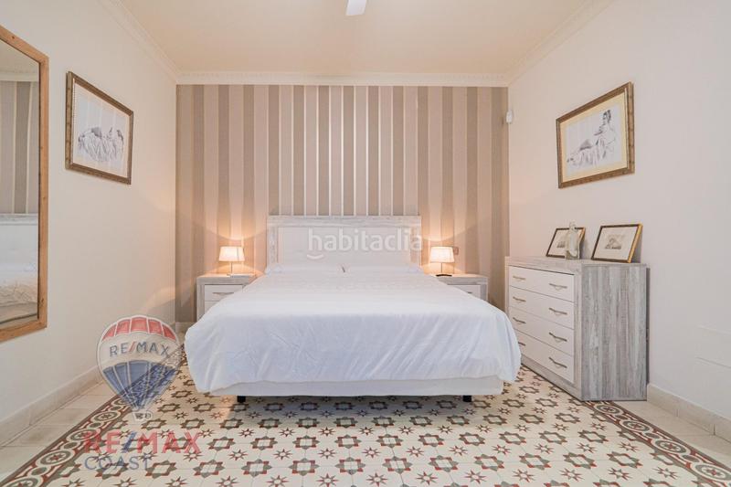 Foto 46a47687-8c8a-4119-a8ef-584b18f1dc27. House with heating in Puerto Deportivo Fuengirola