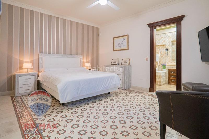 Foto da39373d-49d5-48eb-ac6a-16df1fc633d6. House with heating in Puerto Deportivo Fuengirola