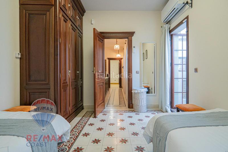 Foto ddda2b91-c382-4377-a92a-d14507a5c451. House with heating in Puerto Deportivo Fuengirola