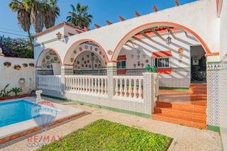 Chalet  Calle viejo de velez. Chalet independiente frente al mar