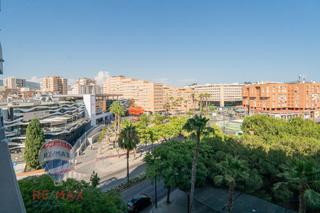 Piso  Avenida americas las. Vivienda exclusiva en una de las mejores zonas de málaga  plza.