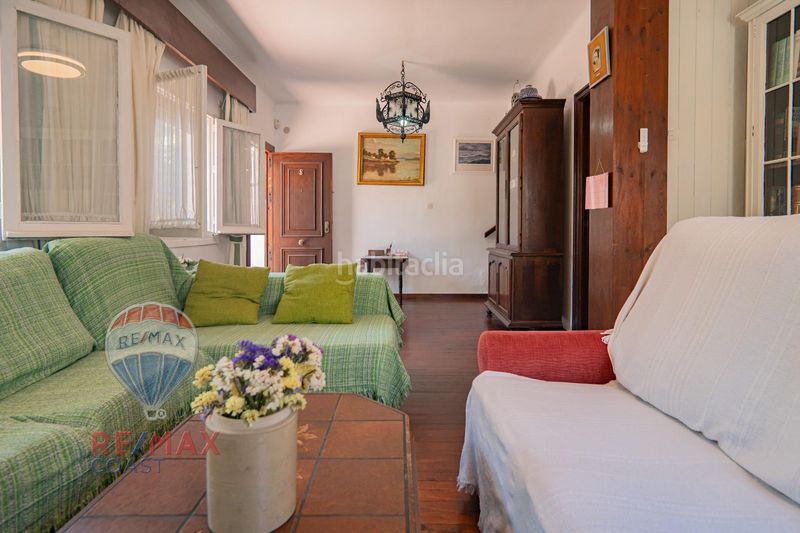 Foto 5036a331-6a89-4433-8cce-e25e5c145ea5. Casa aparellada a Miraflores del Palo Málaga
