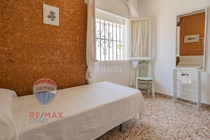 Foto 5093b4f0-a934-4c51-8fe0-2fe26e0fdd8a. Casa aparellada a Miraflores del Palo Málaga