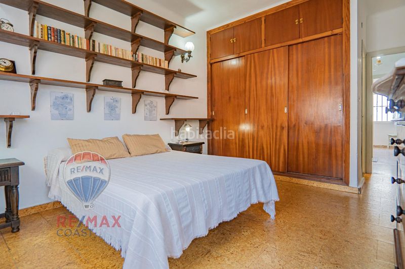 Foto f104278e-2dd5-4683-96a0-8c0f86fc0d0b. Casa aparellada a Miraflores del Palo Málaga