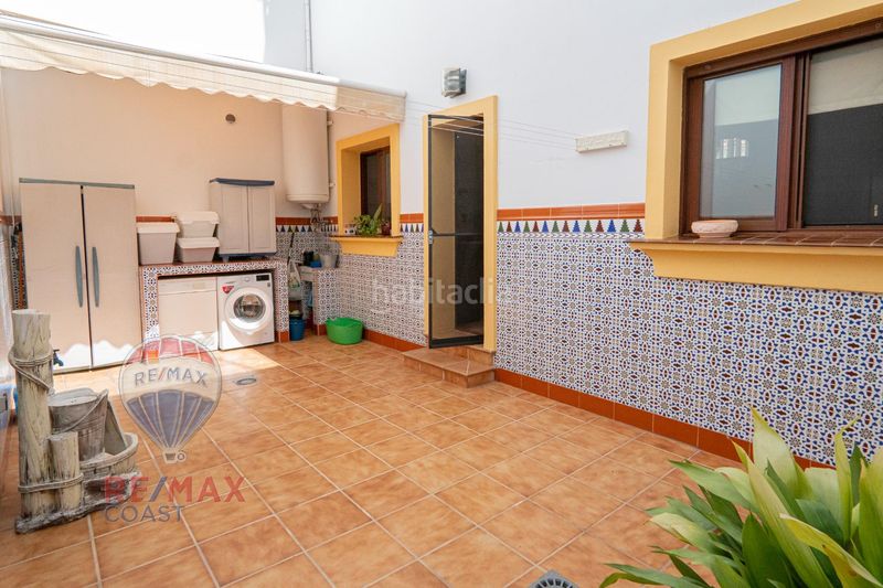 Foto 02bca3e8-401c-4bb4-92e4-376b7c31cbdc. Casa amb aparcament a Casabermeja