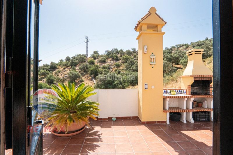 Foto 1570fcf8-e288-4b4f-9344-36f53aedbcc5. Casa amb aparcament a Casabermeja