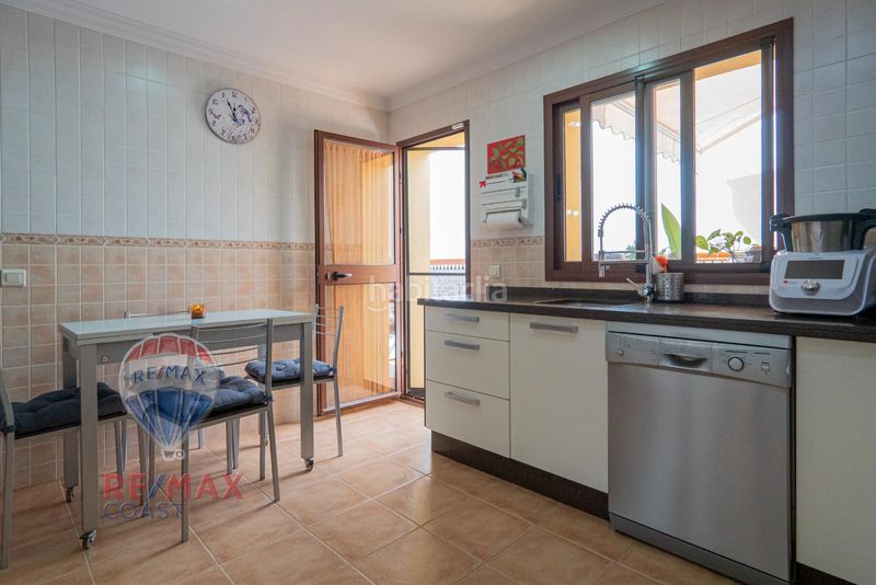 Foto 1bcc0ae3-2e43-4bbd-8f42-a4278430bae0. Casa amb aparcament a Casabermeja