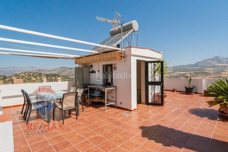 Foto 34f19d8d-6107-4ddf-8ef3-4a115925a0ef. Casa amb aparcament a Casabermeja