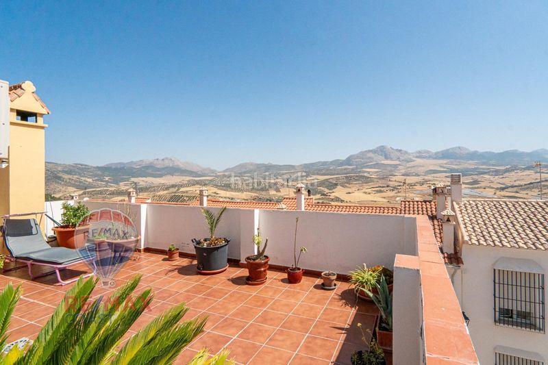 Foto 6be40e40-5ba6-4926-8ca6-e95c4acf7ab4. Casa amb aparcament a Casabermeja