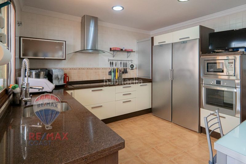 Foto f641da65-6a56-4d86-a9bb-0d78684ca552. Casa amb aparcament a Casabermeja