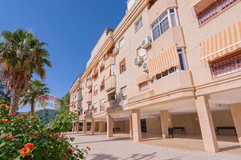 Foto 8c5209df-1c37-437d-865d-86fda85e5dc9. Flat with parking pool in El Consul - Ciudad Universitaria - El Romeral Málaga