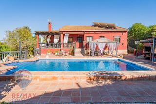 Chalet  Urbanizacion miralmonte. Chalet independiente de una sola planta en coín
