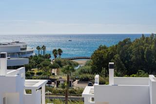 Àtic  Calle sup-03 arroyo enmedio e.. Ático exclusivo mala kai  vistas al mar y solárium privado en es
