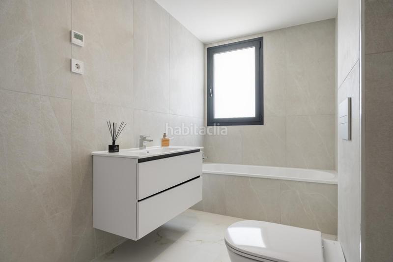 Foto 08827e2f-9dd3-4167-96d9-f30e2cfcb58c. Attico con parcheggio piscina in Guadalobón Estepona
