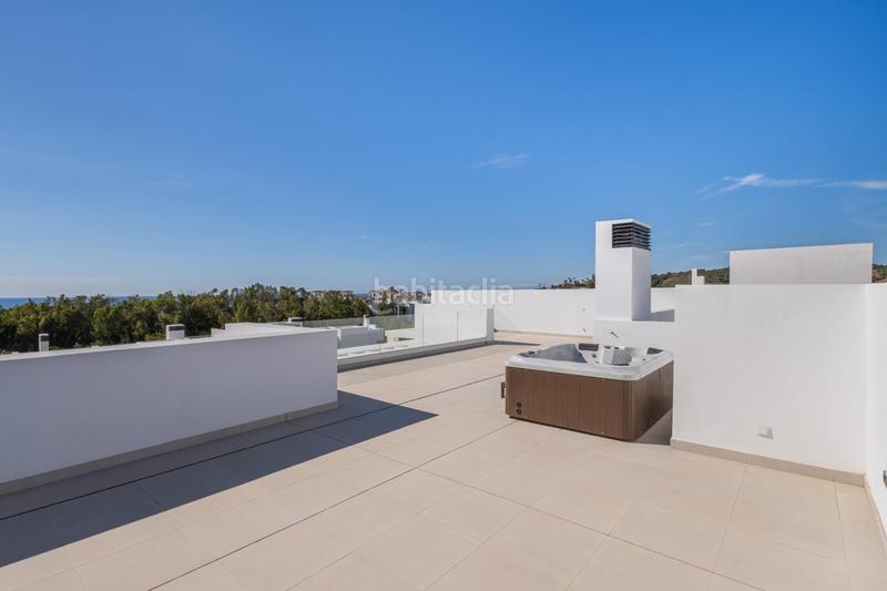 Foto 50c29e4a-7a3c-4458-aed4-9e5364f31f6e. Attico con parcheggio piscina in Guadalobón Estepona