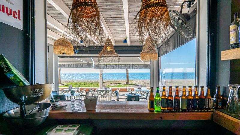 Foto 9a28c76e-79f9-46c9-9915-2815087d1409. Alquiler local comercial paseo maritimo rincon de la victoria en Rincón de la Victoria