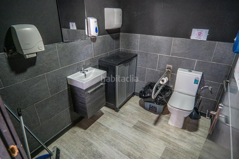 Foto fb130994-9b40-4f1c-a001-93d441c0782c. Alquiler local comercial paseo maritimo rincon de la victoria en Rincón de la Victoria