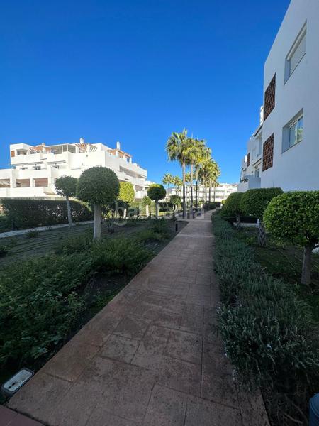 Foto 1f19d7bd-b746-46ab-8d44-868c733f9e7f. Alquiler piso magnífico piso en alquiler en urbanización privada lunimar golf, la nueva milla de oro en Estepona