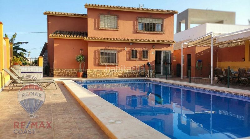 Foto a0b0a8d6-0952-45c3-b6c9-eabe9569a3b2. Xalet amb aparcament piscina a Cotomar Rincón de la Victoria
