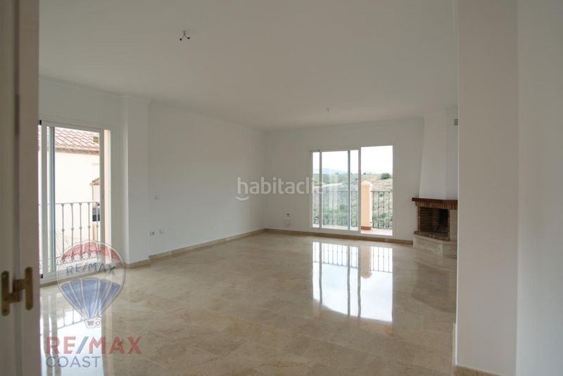 Foto 342e4f26-43af-4e4c-b0eb-29f1510afca7. Casa aparellada amb aparcament piscina a Mijas golf Mijas