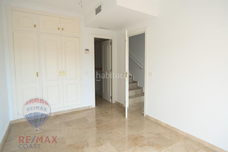 Foto 3a6f5ab8-c795-4eb6-9fc0-7bf855ad83df. Casa aparellada amb aparcament piscina a Mijas golf Mijas