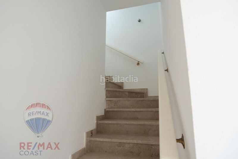 Foto c8bc3edb-f59e-4ec7-a560-8e4a984b1612. Casa aparellada amb aparcament piscina a Mijas golf Mijas