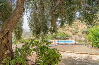 Terreno residenziale  Polígono. Finca con 31,1 hectáreas de terreno y gran potencial, en riogord