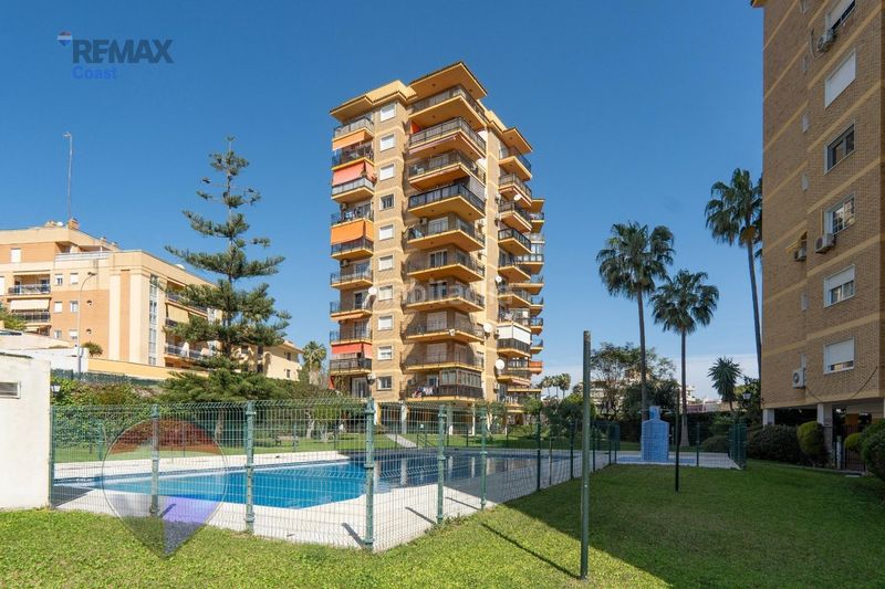 Foto 451ec62e-a207-4e1d-abb2-fdad39bdbd78. Pis amb aparcament piscina a Playamar - Benyamina Torremolinos