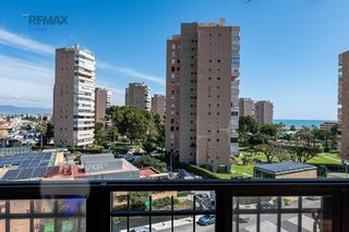 Appartamento  Calle period manuel garcia. Amplio piso con vistas al mar en playamar, torremolinos