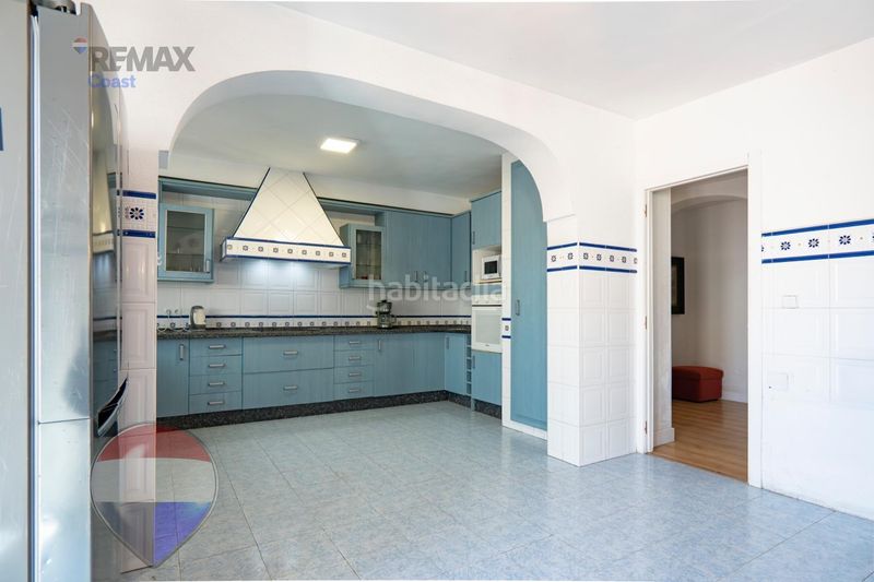 Foto a7fde8c1-6b47-41c9-8b53-365c0e8656a6. Xalet amb aparcament piscina a Cotomar Rincón de la Victoria