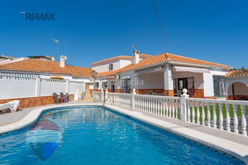 Foto eccad6ba-493e-4645-bb41-21d2714329e3. Xalet amb aparcament piscina a Cotomar Rincón de la Victoria
