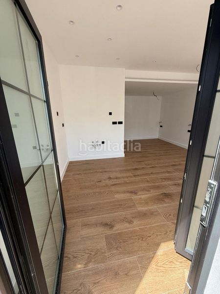 Foto 9aaf1382-fc34-42ea-a0c2-e2b92073fe9c. Edifici a El Bajondillo Torremolinos