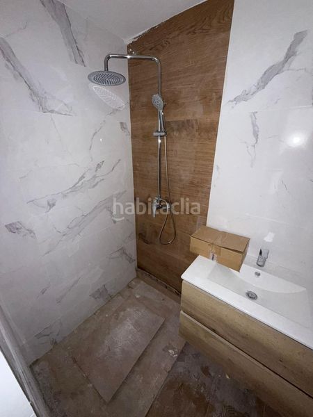Foto a623c747-7736-4d49-a2f7-db4b5b79e22a. Edifici a El Bajondillo Torremolinos