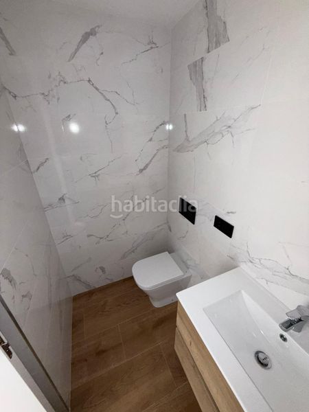 Foto d7a163f9-ba68-4e2a-a6a7-6318952e7dc6. Edifici a El Bajondillo Torremolinos