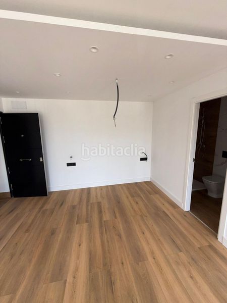 Foto e5a5898f-d7af-4f37-84ae-b806a07c2856. Edifici a El Bajondillo Torremolinos