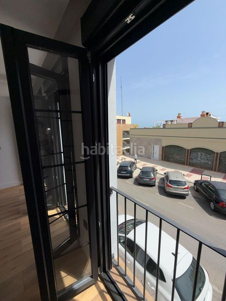 Foto f0ee6387-512a-493e-8089-25975c9a293d. Edifici a El Bajondillo Torremolinos